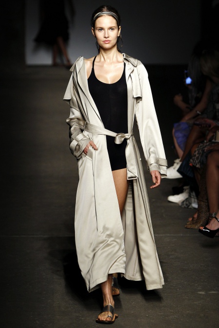 spring-2015-fashion-trend-relaxed-trench-tracey-reese-main