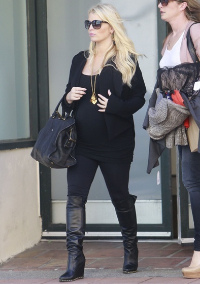 Exclusive... 51020111 Pregnant Jessica Simpson and her assistant leaving The Camuto Group offices in Westwood, California on February 21, 2013. Jessica announced that she will name her unborn son Ace. FameFlynet, Inc - Beverly Hills, CA, USA - +1 (818) 307-4813