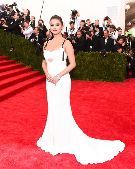 Selena Gomez, (wearing Vera Wang) - 5/4/2015 - New York, New York - The Metropolitan Museum of Art's COSTUME INSTITUTE Benefit Celebrating the Opening of China: Through the Looking Glass - Red Carpet Arrivals held at The Metropolitan Museum of Art, New York. (Photo by Joe Schildhorn/BFA) *** Please Use Credit from Credit Field ***
