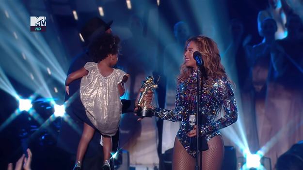 25.08.14 2014 MTV Video Music Awards (VMAs) - TV coverage.. Pictured: Beyoncé Knowles-Carter, Blue Ivy Carter and Shawn Carter aka Jay-Z PLANET PHOTOS www.planetphotos.co.uk info@planetphotos.co.uk +44 (0)20 8883 1438