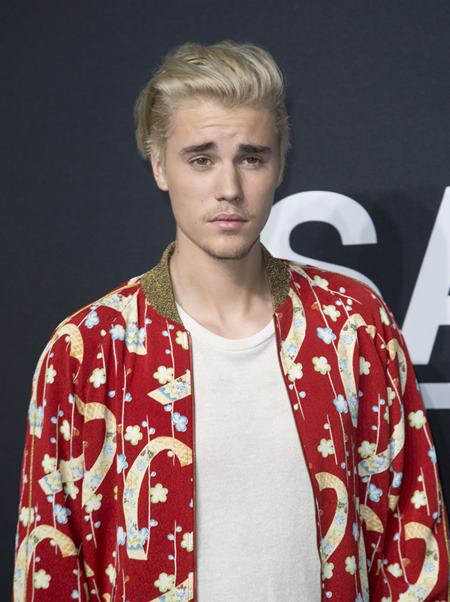 Feb. 10, 2016 - Los Angeles, California, U.S - Justin Bieber at the Saint Laurent show at The Hollywood Palladium on February 10, 2016 in Los Angeles, California. (Credit Image: © Prensa Internacional via ZUMA Wire)