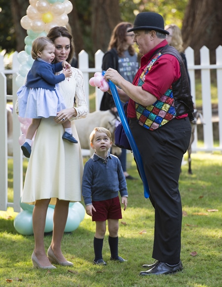 Mandatory Credit: Photo by Francis Dias/NEWSPIX/REX/Shutterstock (6047577aa) Princess Charlotte of Cambridge, Catherine Duchess of Cambridge and Prince George The Duke and Duchess of Cambridge visit Canada - 29 Sep 2016 Royals attend children's party for military families, Government House, Victoria