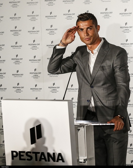 Lisbon, 10/02/2016 - Cristiano Ronaldo was tonight in Lisbon for InauguraÁ "theana CR7 CR7 Hotel in shopping street, in downtown Lisbon. (Pedro Rocha / Global Images) *** Please Use Credit from Credit Field ***