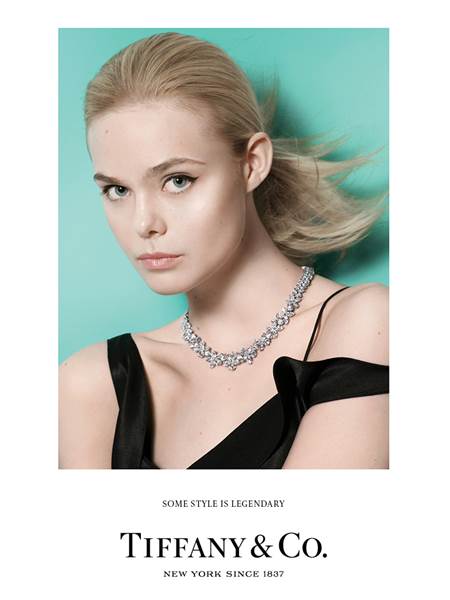 actress_elle_fanning_wears_a_tiffany_victoria_diamond_cluster_necklace_._1_0