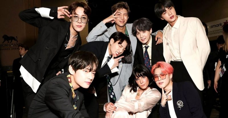 Samakan BTS Dengan Covid-19, Halsey Kritik Penyampai Radio