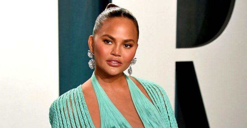 Terpalit Isu Buli, Chrissy Teigen Tarik Diri Daripada Rancangan Netflix