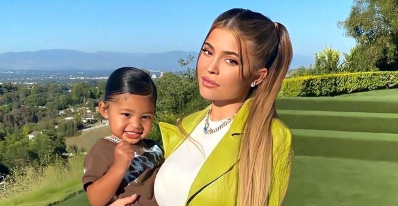 Selamat Bersalin, Kylie Jenner Berkongsi Foto Anak Kedua