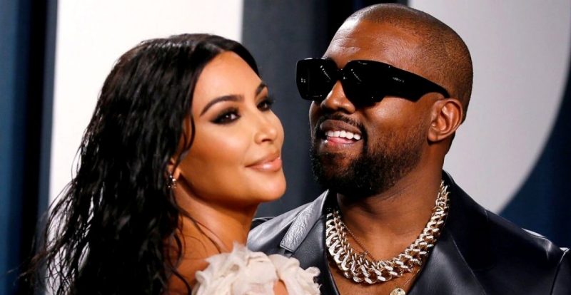 Kanye West Cuba Menggoda Kim Kardashian Pada Hari Kekasih