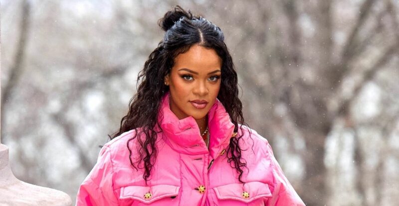 Rihanna Tayang Baby Bump Di Tengah Kesejukan Kota New York