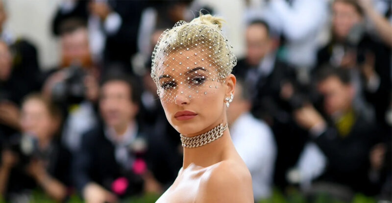 Hailey Bieber Dimasukkan ke Hospital Kerana Bekuan Darah Kecil