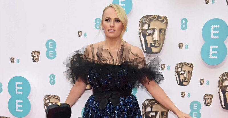 Penampilan BAFTA 2022 Baharu Rebel Wilson