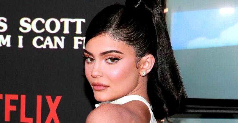 Kylie Jenner Berkongsi Pergelutan Fizikal & Mental Selepas Bersalin