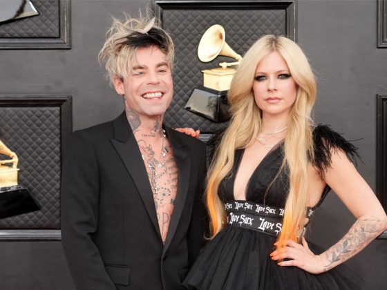 Avril Lavigne dan Mod Sun Bertunang Selepas 1 Tahun Berpacaran