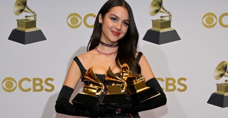 Dominasi Olivia Rodrigo, Silk Sonic Dan Jon Batiste Di Grammys 2022 - EH!