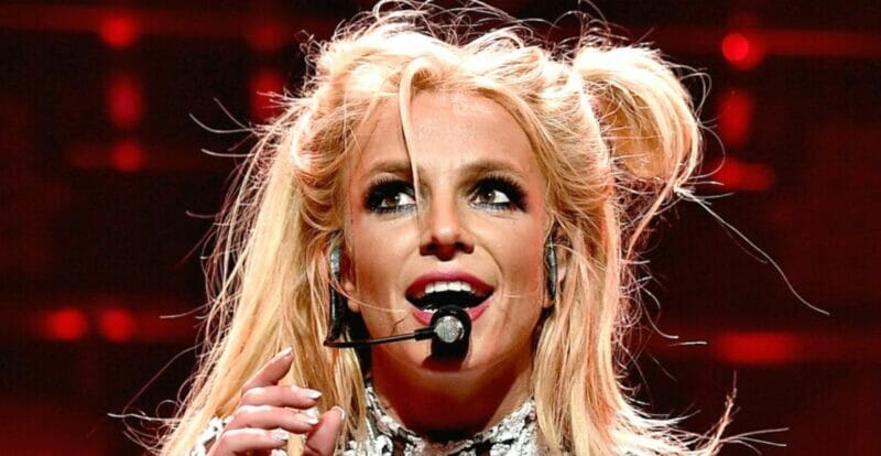 Britney Spears Buat Kemunculan Semula Dalam Industri Muzik Selepas Enam Tahun