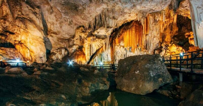 Selain Gua Tham Luang, Ini Senarai Gua Paling Unik Di Thailand