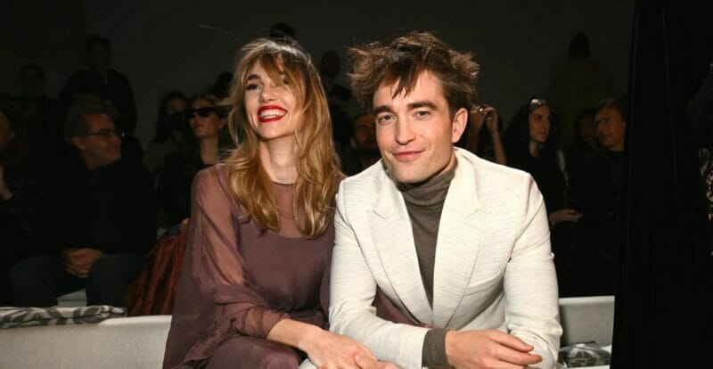 Penampilan Pertama Robert Pattinson & Suki Waterhouse Sebagai Pasangan Kekasih