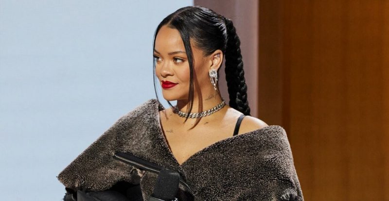 Rihanna Memilih Apple Music Halftime Show Sebagai Kemunculan Semulanya Ke Industri