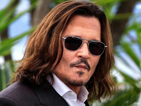Johnny Depp Terima Tepukan Gemuruh Tujuh Minit Di Cannes