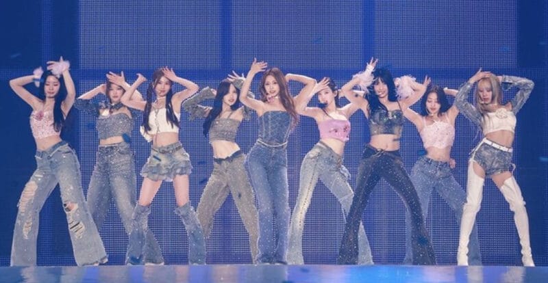 Denim On Stage: 7 Gaya Denim Idola K-Pop Yang Mencuri Perhatian