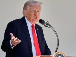 5 Filem & Drama Lakonan Popular Donald Trump