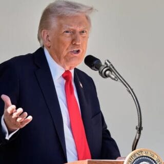 5 Filem & Drama Lakonan Popular Donald Trump